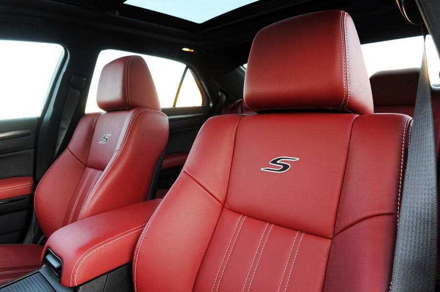  Chrysler 300C S 2012 года  (фото 21 из 46)